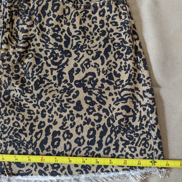 NWT | Madewell Leopard Print Denim Mini Skirt | Size 32 - Picture 4 of 7